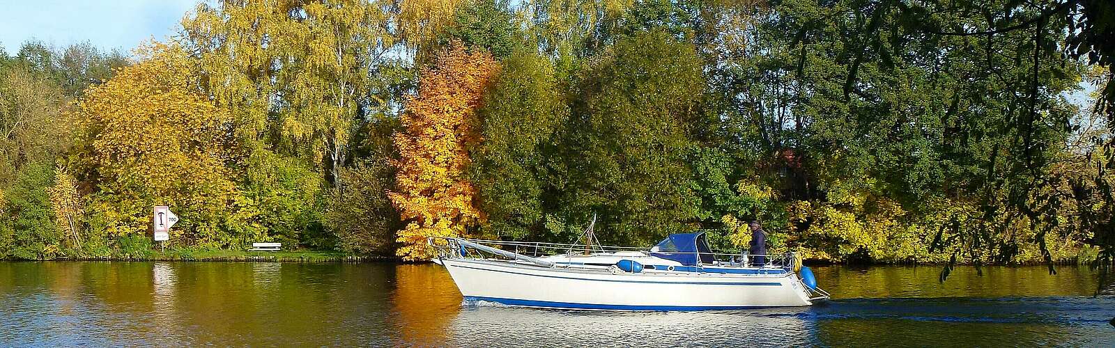 Segelboot_Herbst,
            
        
                Foto: Fotograf / Lizenz - Media Import/Juliane Frank