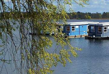 Haus- und Motorboot