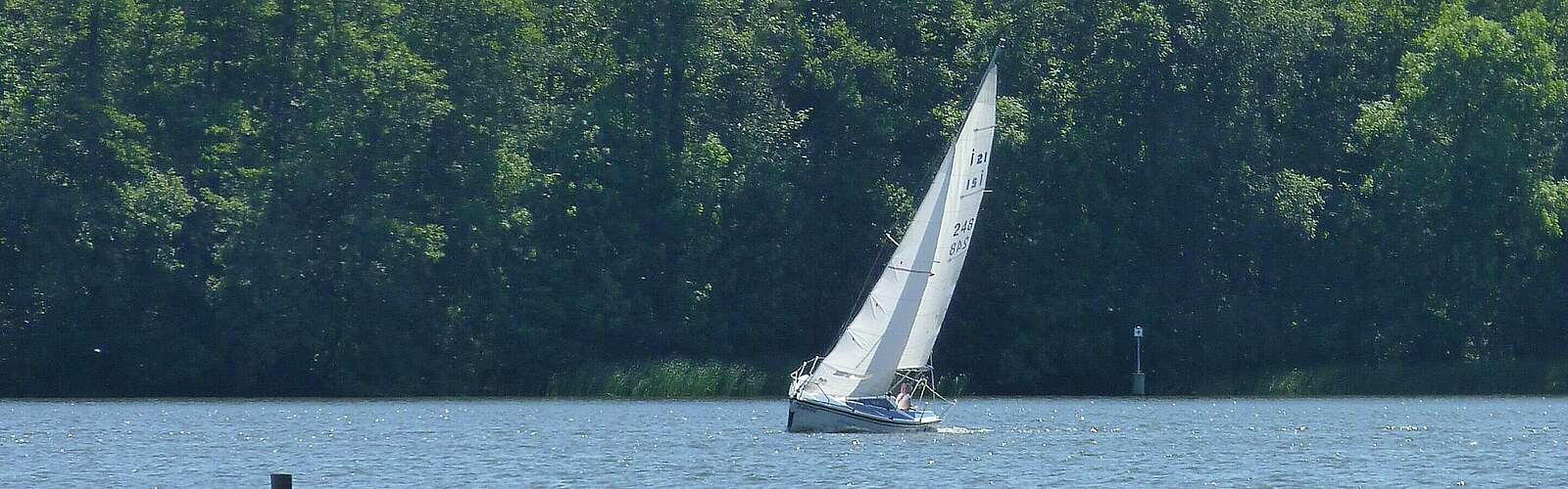 Segelboot auf dem Zeuthener See,
            
        
                Foto: Tourismusverband Dahme-Seenland e.V./Petra Förster