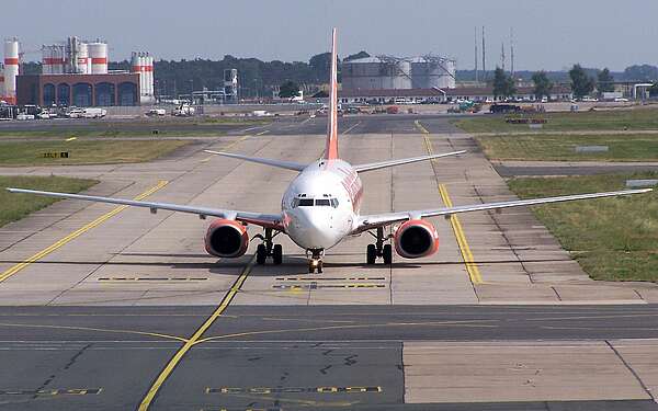 Flugzeug in Schönefeld