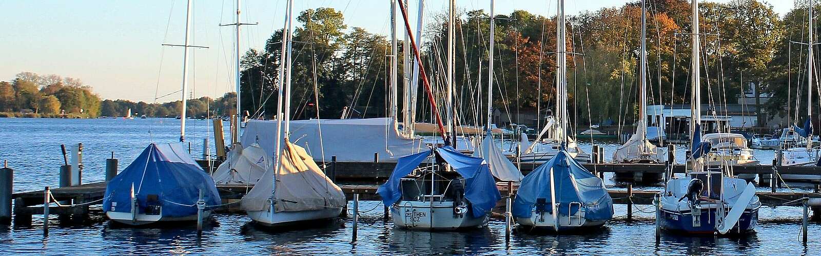 Boote auf dem Zeuthener See,
            
        
                Foto: Tourismusverband Dahme-Seenland e.V./Petra Förster